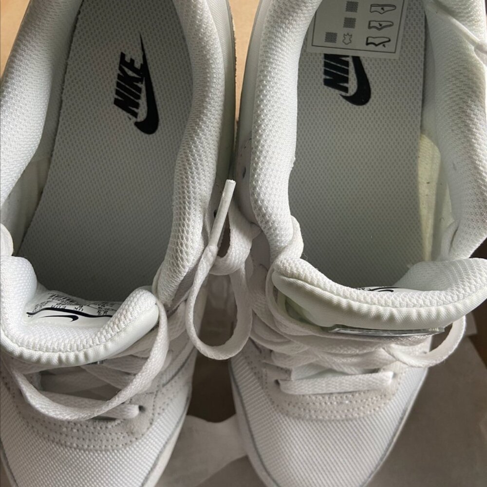 Nike Women's MD Runner 2 (Size 8.5 US Womens) - Picture 4 of 5